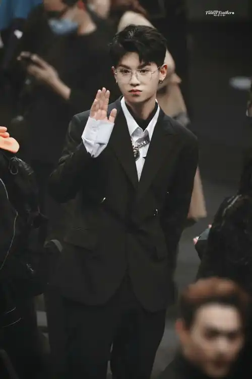 黄明昊 justin - 堆糖,美图壁纸兴趣社区