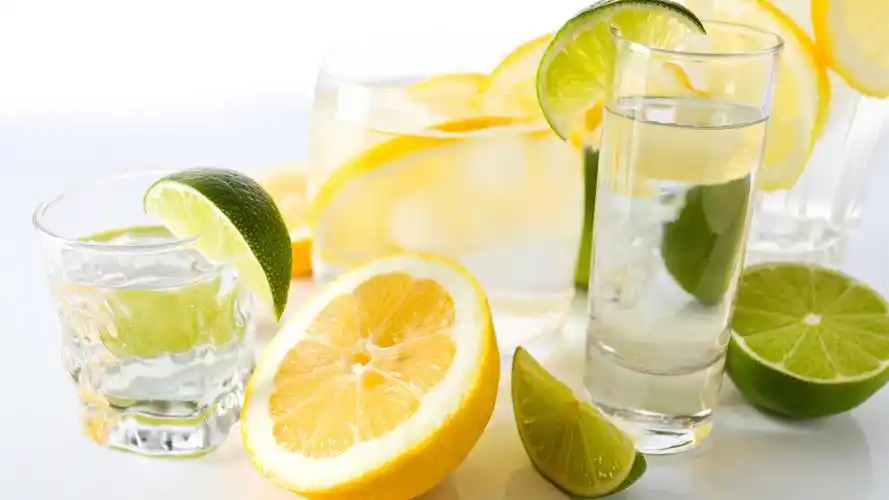 柠檬饮料,酸柑,玻璃杯 壁纸 - 2560x1440 qhd高清