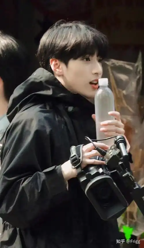 严浩翔有哪些出圈神图