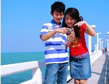 佐罗春天,花开何李,几张不常见的何炅李湘宣传照.