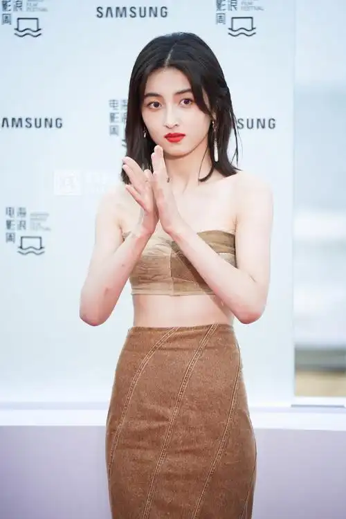 【戏客现场】昨天海浪电影周红毯上的妹妹@张子枫媒体高清图9p,#张