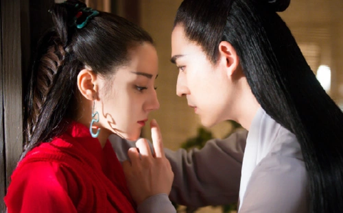 烈火如歌第10集剧情介绍:为玉自寒如歌银雪分道扬镳 银雪为爱暗中护送