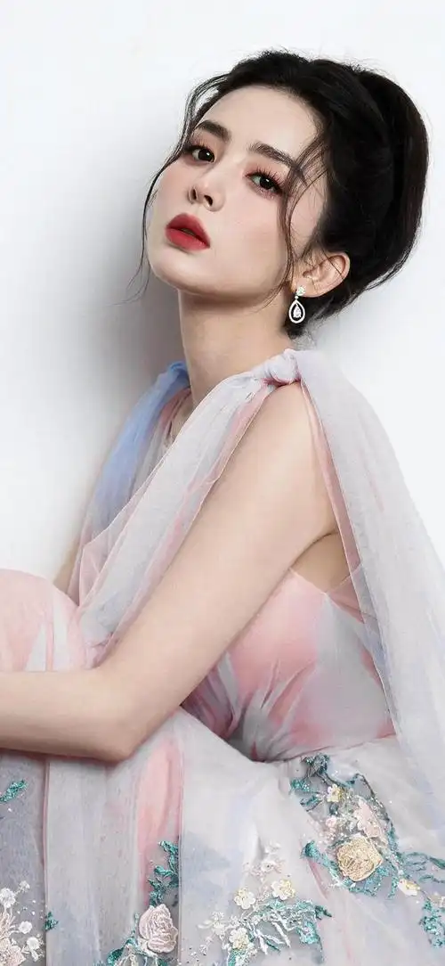 古力娜扎甜美系壁纸组图