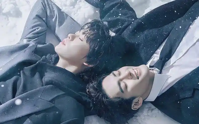 宇日俱曾肖宇梁曾舜晞原来西北漫漫黄沙也有和维多利亚港的海风亲吻的