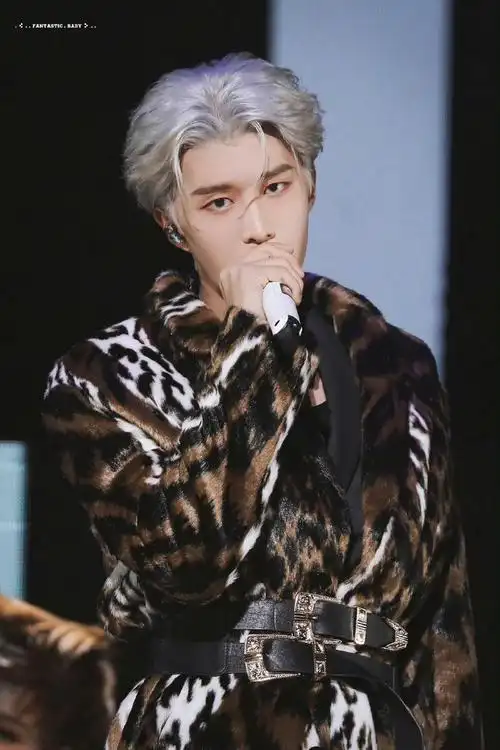 范丞丞梦回练偶时期#染发梦回偶练了丞丞无论哪个时期都很帅