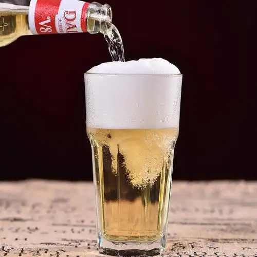 云南大理v8啤酒瓶装云南特产听装风花雪月大理v8罐装小麦啤酒整箱 470