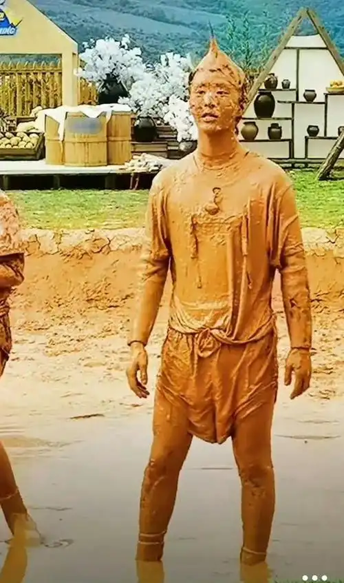 范丞丞泥潭游戏,从帅哥逐渐变成那个泥人……|范丞丞|泥人|泥潭_新浪