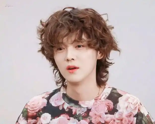 鹿晗小英打牛#  老师 其实我们家晗晗私下是这样的  可爱宝宝一个