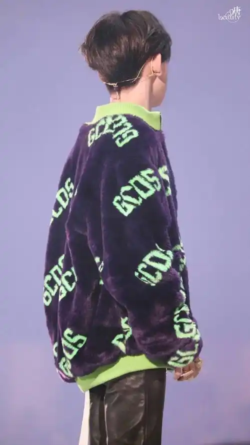 看背影就很心动的男生