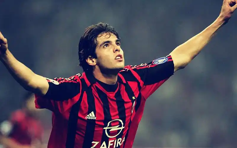 米兰的上帝之子:重温卡卡巅峰瞬间!