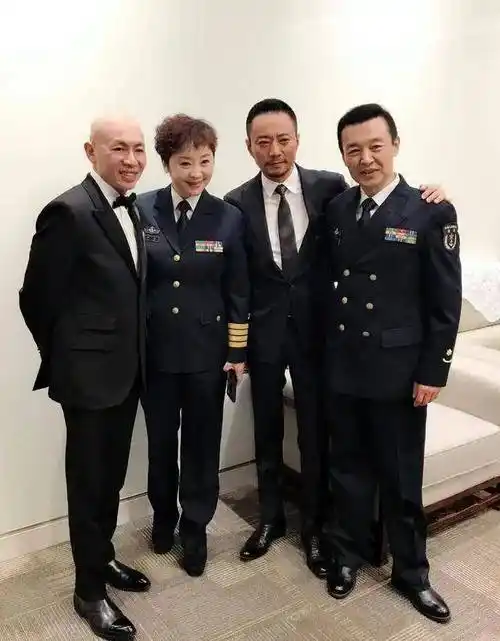 从台前退居到幕后,从演员到制片人身份的转变,唐静的每一步都走得很