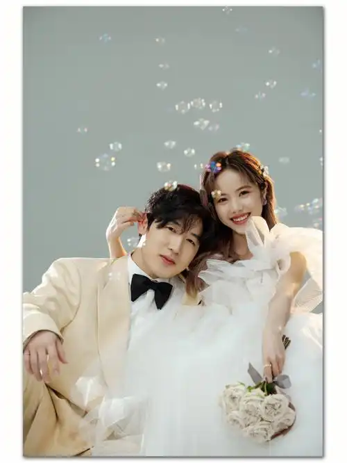 高甜慎入万洁伍虎婚纱照来啦