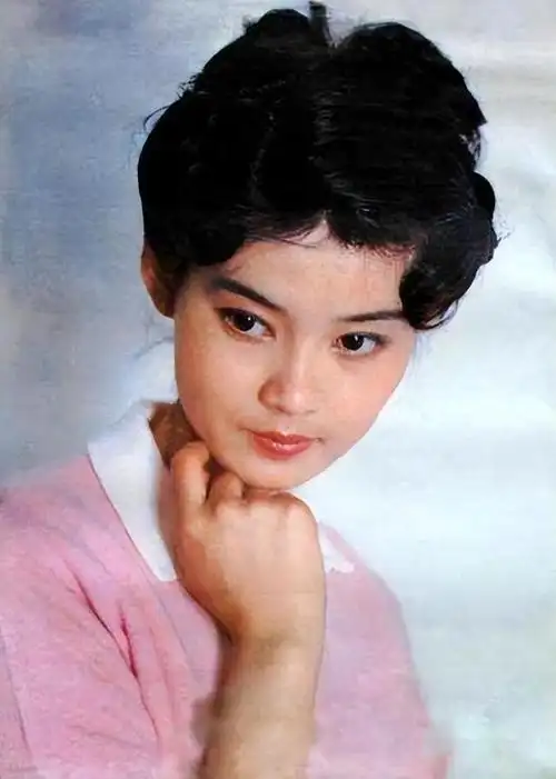 潘虹:24岁嫁人,离婚36年仍单身,如今68岁不缺爱情却有烦心事