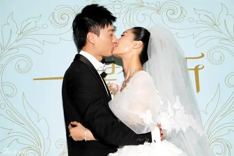 陶昕然大婚舌吻秀幸福