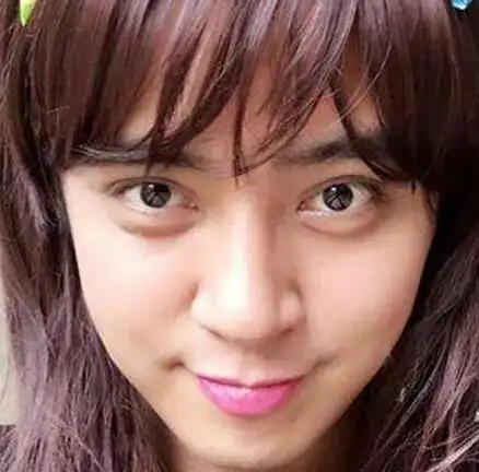 明星男扮女装的雷人照,都认出来算你厉害