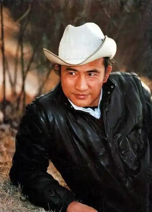 80年代13位影帝,个个演技炸裂,有人颜值惊人,80岁风采依旧