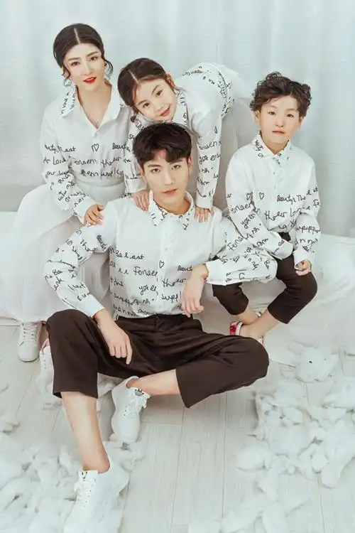 19新款影楼亲子装 儿童摄影服装 一家四口全家福艺术拍照写真衣服