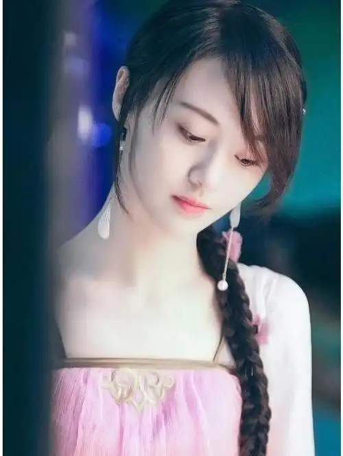 天生适合古装的女明星,郑爽杨幂上榜,而她们更是美到爆炸!