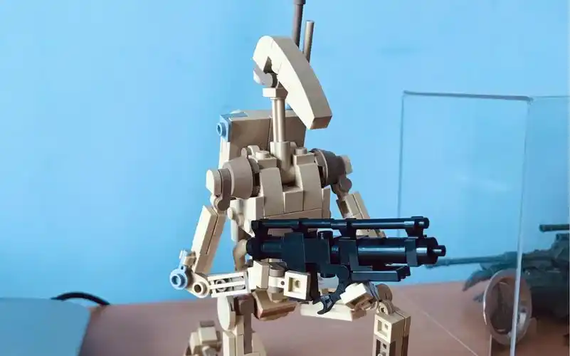 久等了史上最还原的星球大战b1战斗机器人迷你moc