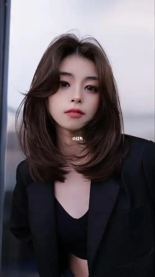 圆脸肉肉脸女生适合的锁骨发免打理显脸小