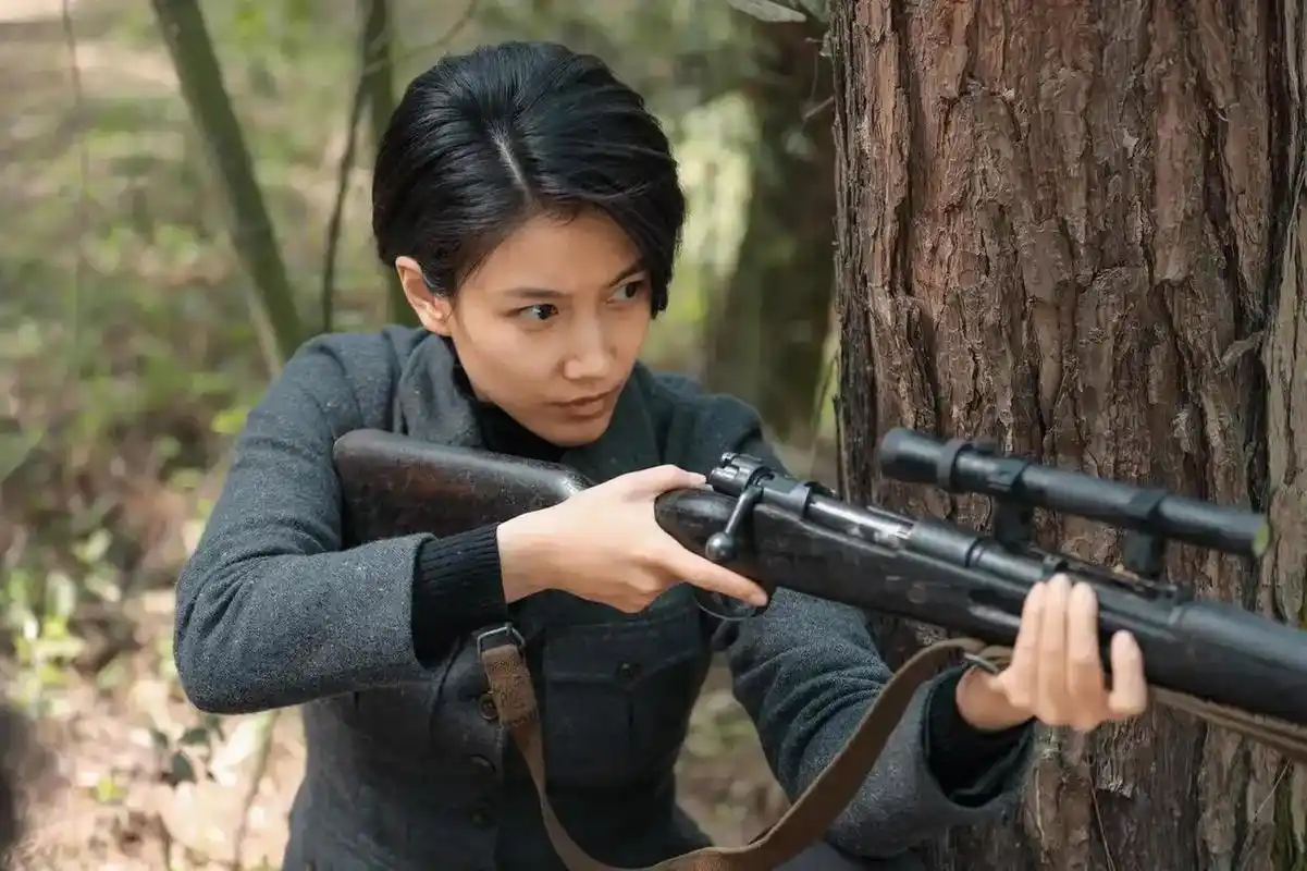 电视剧《无间》里,除了男一号靳东,女一号王丽坤,就最喜欢这个姑牧怂