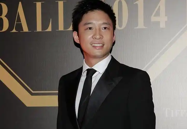 回顾:香港有前途两个年轻人?霍启刚是人大代表,另一个是政协委员