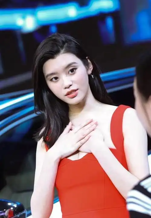 不得不感叹何猷君眼光是真好奚梦瑶这身材谁看了不喜欢