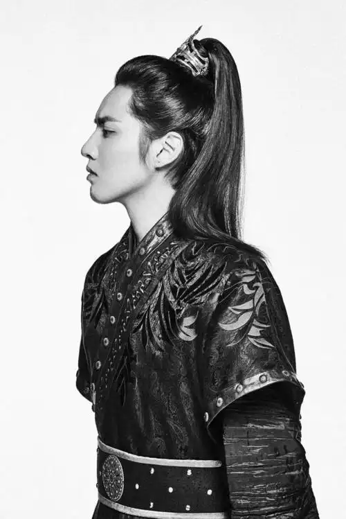 男星古装高马尾造型pk, 吴亦凡王一博刘昊然和邓伦, 谁最帅气?