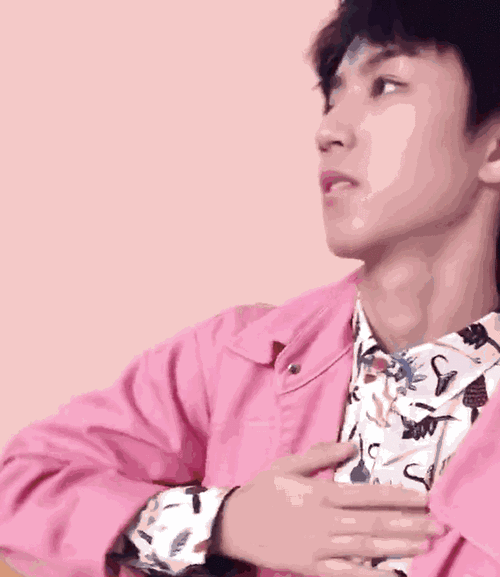 tfboys王俊凯帅哥gif动图_动态图_表情包下载_soogif