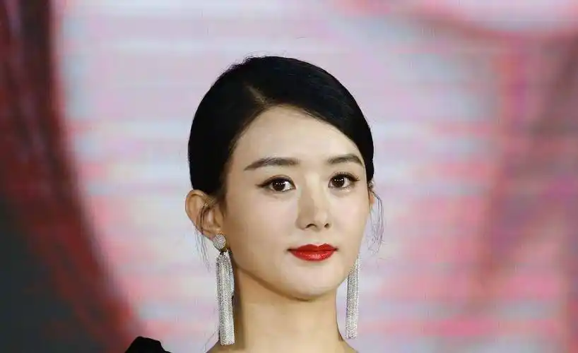 娱乐圈中圆脸型的5位明星,谭松韵可爱年轻,林依晨机灵俏皮_贾玲