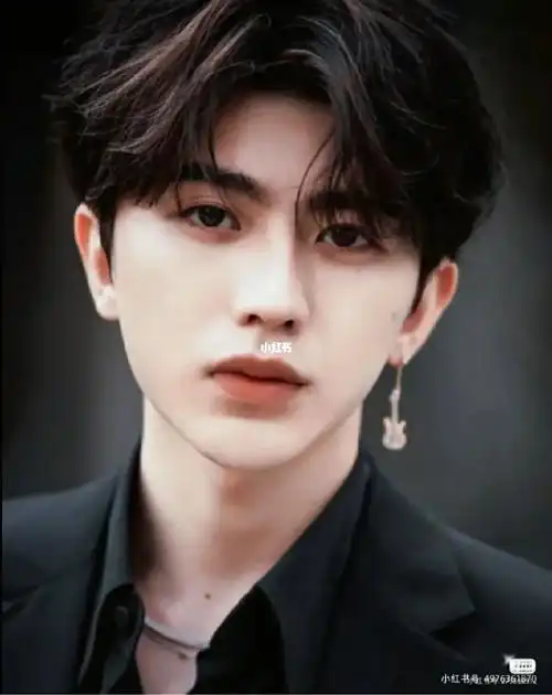 蔡徐坤变成女生