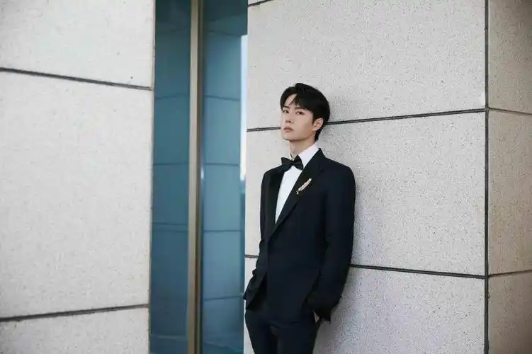 王一博西装绅士范写真,图片大全,高清,图库-回车桌面