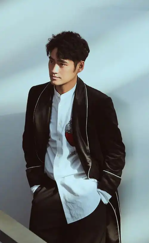 袁弘魅力型男时尚写真大片