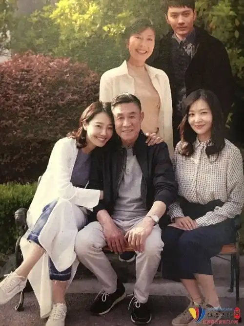 之前电视剧利刃出击中饰演猎豹突击队大队长刘闯(杨烁饰)表面严厉