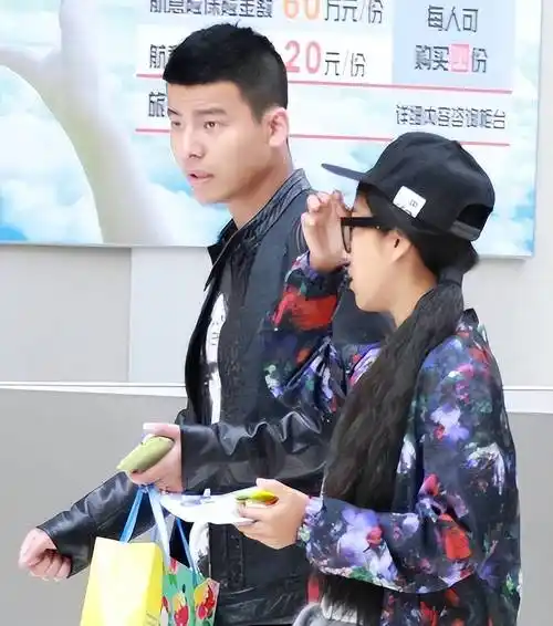 2015年,吉克隽逸还在新专辑里为男友写了首歌《无侠》,表达自己的爱意