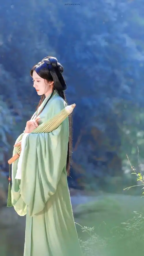 王子璇山水之中古装造型##王子璇古装山水小憩氛围感