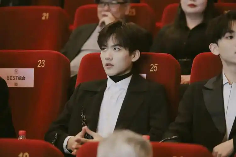 周柯宇 - 堆糖,美图壁纸兴趣社区