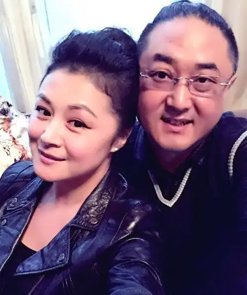 谢大脚的丈夫是章子怡师哥