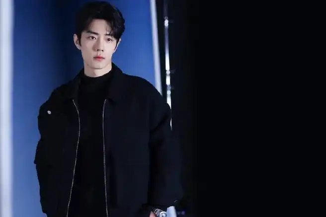 肖战全黑色系穿搭