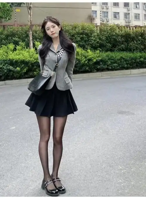 腿不直穿什么衣服好看图片 腿不直怎么穿衣服好看