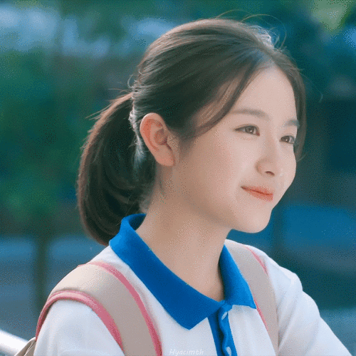 李兰迪造型好青春梦回余周周妹妹什么时候再演一次校园剧