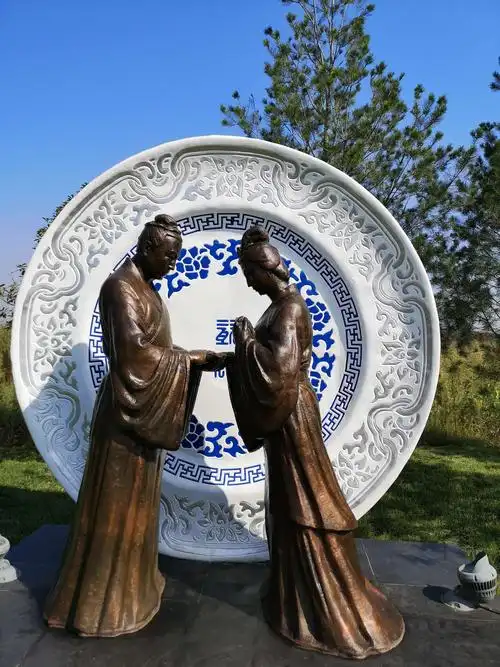 第20年:瓷婚,光滑无瑕,但不要跌地