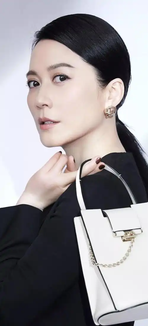 颜值不低于20出头的小姑娘,至今单身|俞飞鸿|单身|娱乐圈|演员|爱有