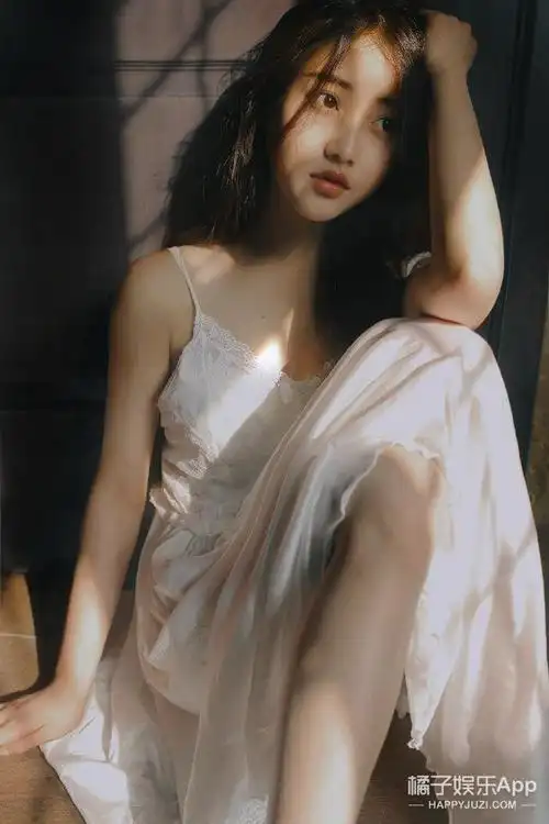 但我看过她早期的模特照,上过新闻的那种↓垚昕以前也是个美女来着