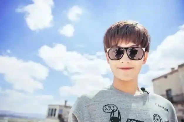 杨洋,1991年9月9日出生于上海市,籍贯安徽省合肥市,中国内地影视男