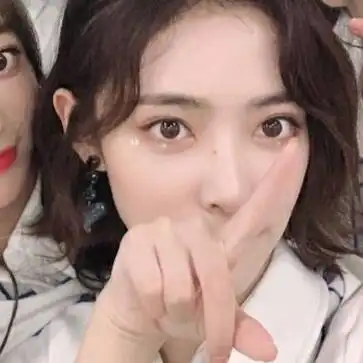 许佳琪孔雪儿情头