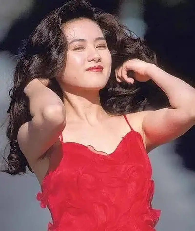 百家号星火计划# 大美女李丽珍 中国香港女演员歌手,身姿妖娆,丰腴