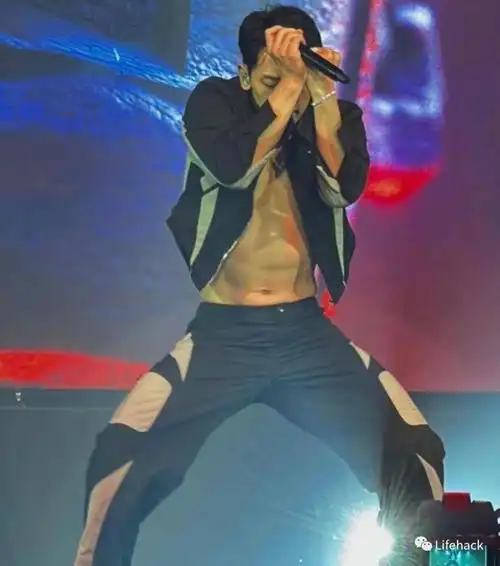 41岁rain近照曝光赤膊热舞这肌肉是认真的吗