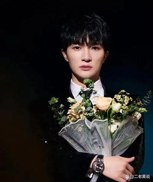 周深从校园歌手到联合国舞台:用音乐讲述中国故事,展现文化魅力