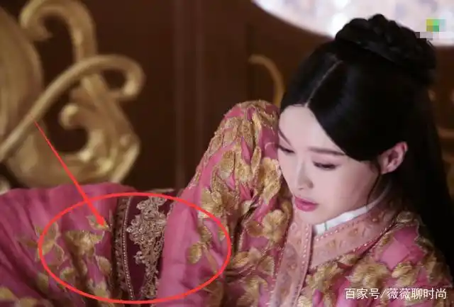 唐嫣孕期受刺激晕倒,镜头扫过她侧卧的肚子,第一个不会穿帮的孕妇